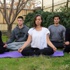 Yılanların Öcü setinde yoga dersi