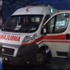 Ambulans şoförüne bira şişesi fırlattılar