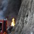 Borçka'da devrilen tanker alev alev yandı
