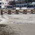 Çanakkale'de deniz çekildi, sandallar karaya oturdu Çanakkale'de deniz çekildi, sandallar karaya oturdu