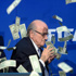 Blatter'e basın toplantısında şok protesto Blatter'e basın toplantısında şok protesto