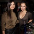 Hande Doğandemir derin dekoltesiyle dikkat çekti