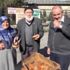 Eşinin son isteğini yerine getiremeyince içine dert oldu... Her cuma poğaça dağıtıyor