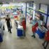 Silahlı gaspçı marketi soydu, çıkarken “iyi günler” dedi Silahlı gaspçı marketi soydu, çıkarken “iyi günler” dedi