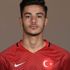 Ozan Kabak kimdir. Kaç yaşında. Hangi takımda oynuyor Ozan Kabak kimdir. Kaç yaşında. Hangi takımda oynuyor