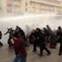Van'daki yapılan operasyonu protesto etmek isteyenlere müdahale