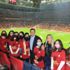 İmamoğlu, Galatasaray’ın maçını ilk kez stadyuma giden kız çocuklarıyla birlikte izledi