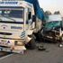 Tarım işçilerini taşıyan minibüs kamyona çarptı: 1 ölü 27 yaralı