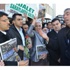 Protestoculardan Polise Gül Protestoculardan Polise Gül