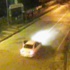 Trafik polisini metrelerce sürükledi