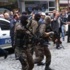 Bitlis'te polis panzeri bir kişiyi ezdi Bitlis'te polis panzeri bir kişiyi ezdi