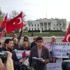Beyaz Saray'da Can Dündar ve Erdem Gül'e destek eylemi