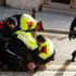 Barcelona'da bağımsızlık yanlıları ve polisin çatışması sonucu 7 kişi gözaltına alındı Barcelona'da bağımsızlık yanlıları ve polisin çatışması sonucu 7 kişi gözaltına alındı
