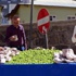 Midyeci 'imama uydu', erik satıyor