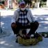 İzmir'de 4 saatlik izinde ayakkabı boyamaya çıktı İzmir'de 4 saatlik izinde ayakkabı boyamaya çıktı