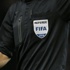 Futbolcu hakemi korudu