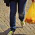 Bir ülke daha plastik poşeti yasaklıyor