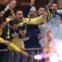 Fenerbahçeli taraftarlar Galatasaray forması yaktı! Fenerbahçeli taraftarlar Galatasaray forması yaktı!