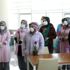 Sağlıkçılar temizlik personelini alkışladı