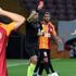 Feghouli'ye tepkiler çığ gibi! 'İhanettir, kredisi bitti!' Feghouli'ye tepkiler çığ gibi! 'İhanettir, kredisi bitti!'