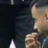 Rachid Ghezzal sahanın ortasında hurmayla orucunu açtı Rachid Ghezzal sahanın ortasında hurmayla orucunu açtı